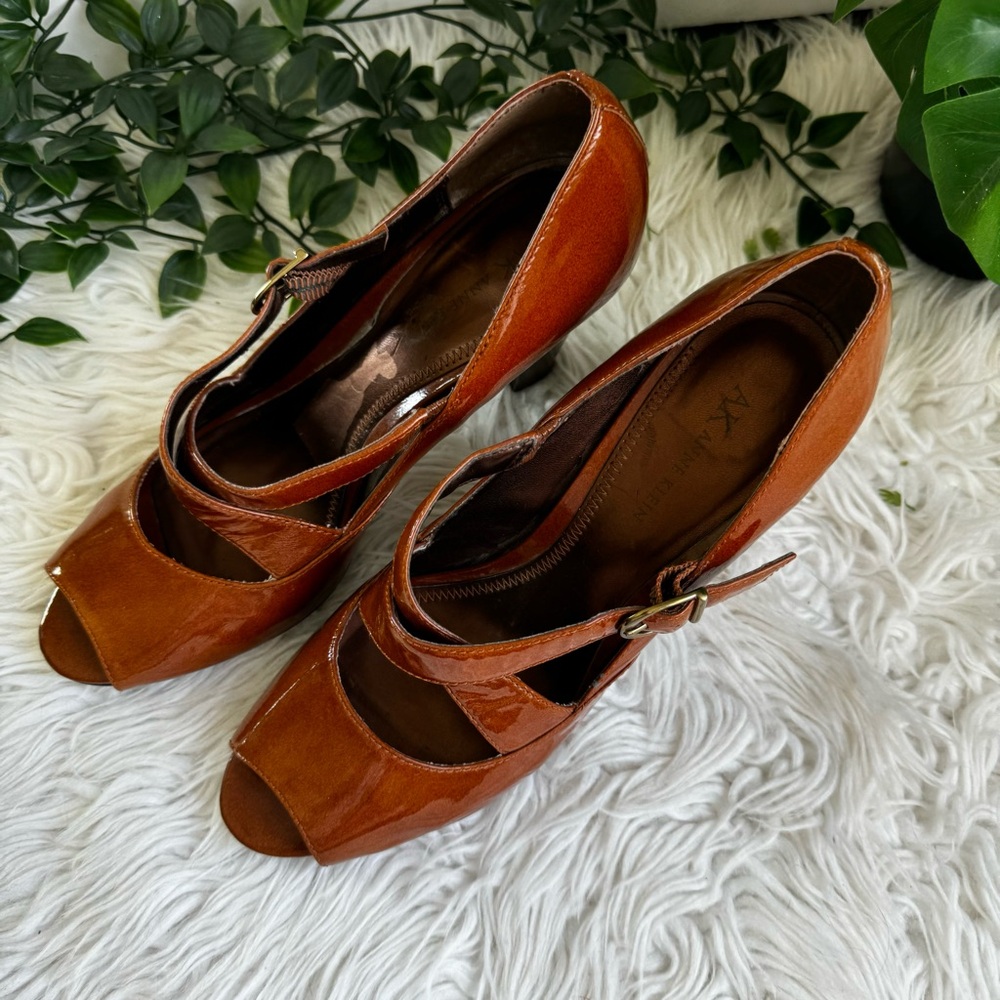 Anne Klein Tan Patent Leather peep toe heels - Picture 2 of 6